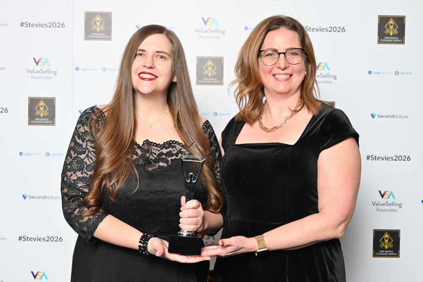 Shelby and Michelle received Jane’s Stevie AwardⓇ on behalf of the entire Support Team.
